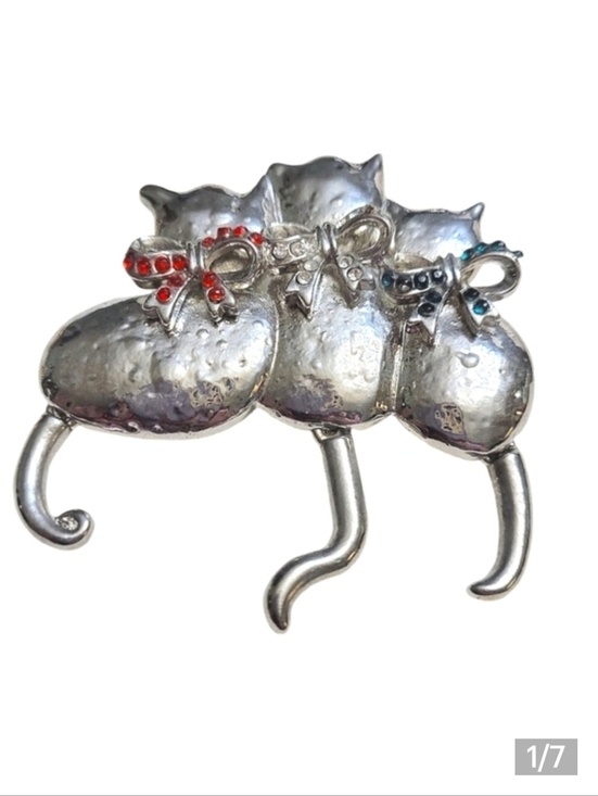 TC Jewelry - Vintage TC Trio of Cats Brooch